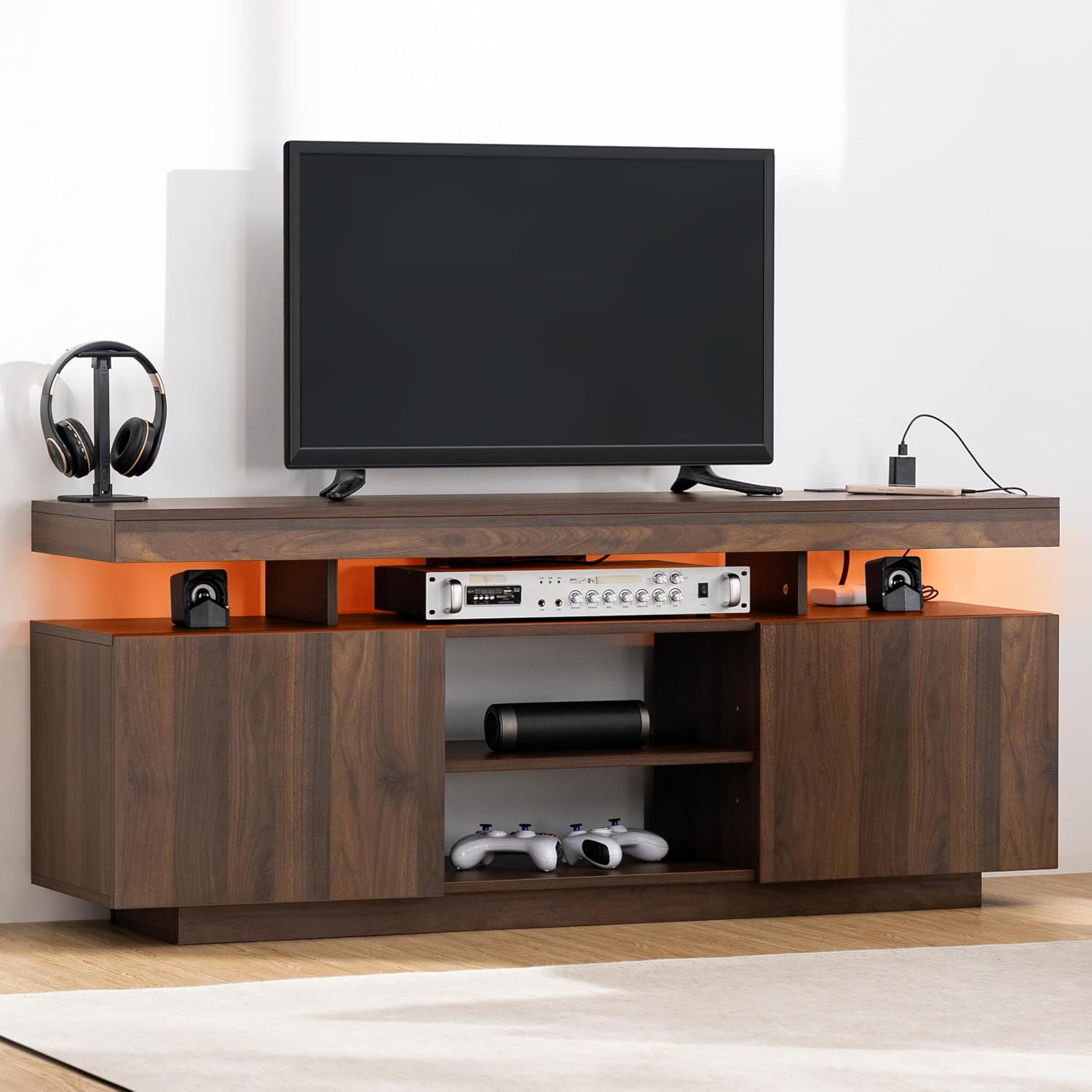 Gaming Console Room - حامل تلفزيون LED مع منافذ طاقة